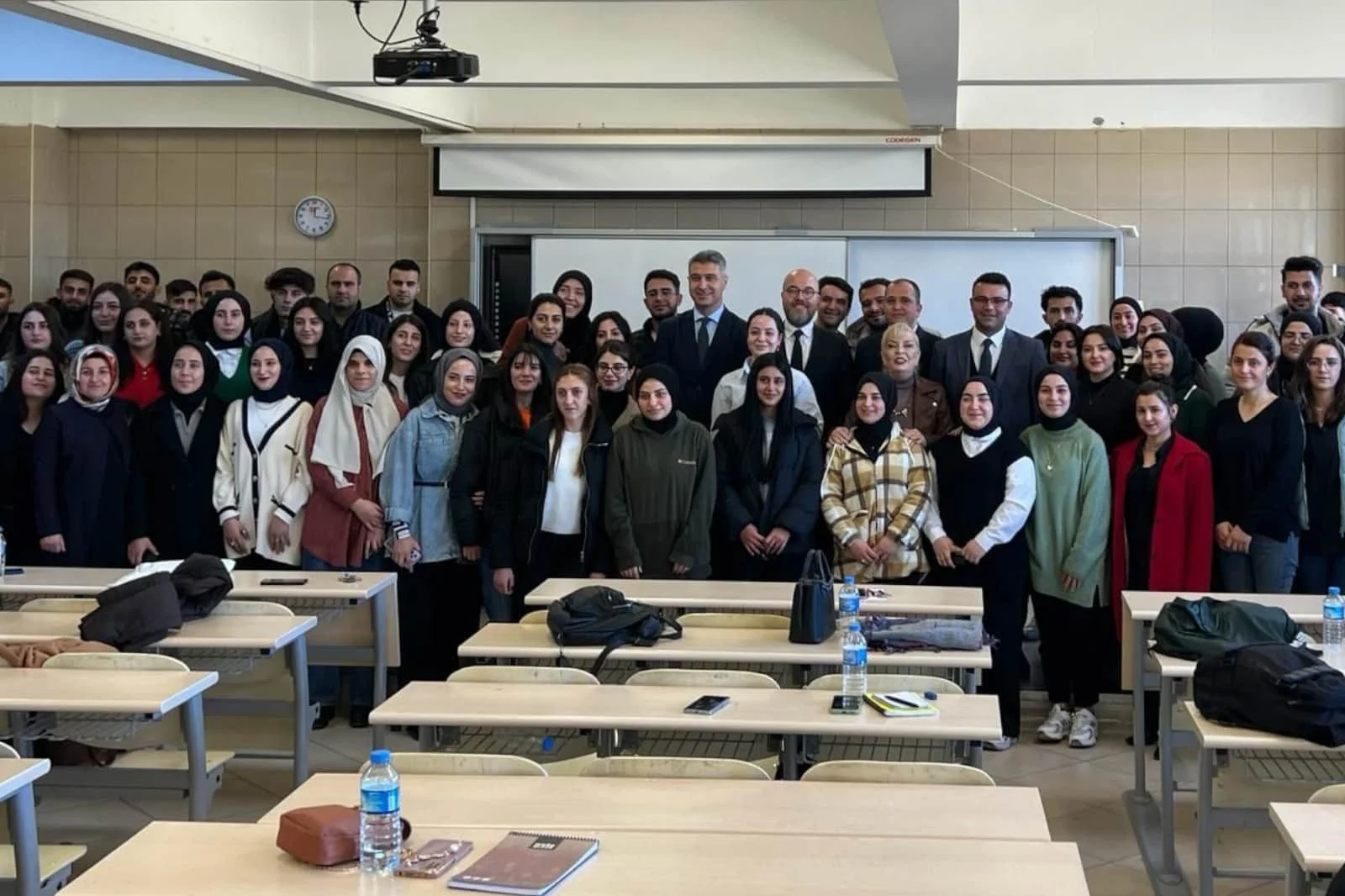 Antalyalı turizmciler, Ağrı’da öğrencilere turizm ve gastronomiyi anlattı