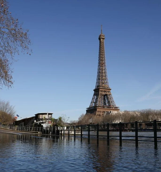 Paris'te aşırı sıcaklar nedeniyle 109 kişi hayatını kaybetti