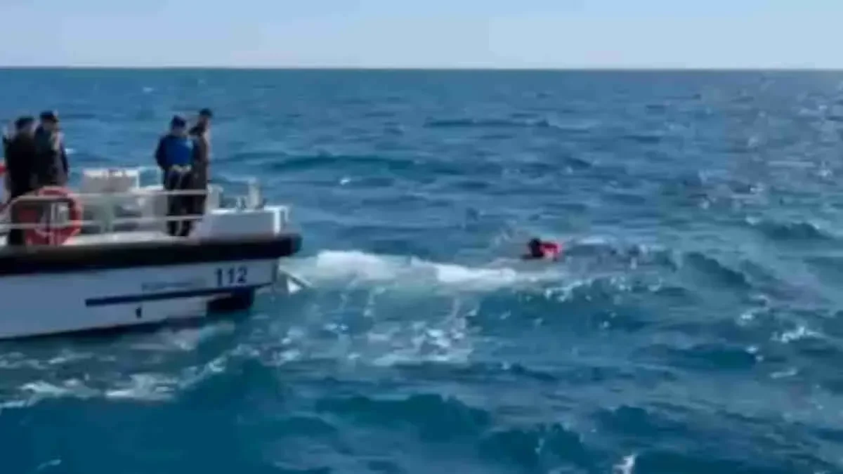 Antalya’da deniz polisi tarafından 3 saat sonra kurtarıldı