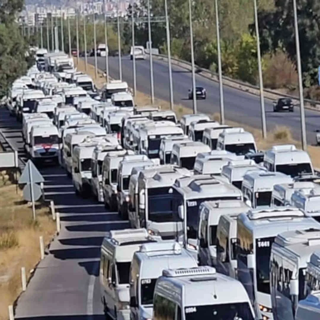 Antalya’da C plaka kararı, 2 bin aracın katıldığı konvoyla kutlandı