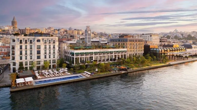 The Peninsula Istanbul, “Dünyanın En İyi Şehir Oteli” seçildi