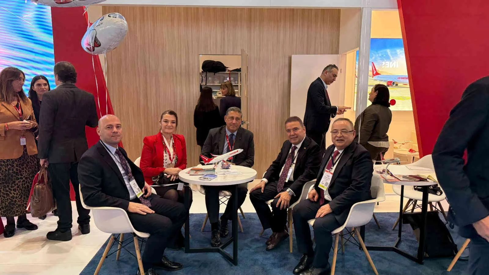 Antalya Büyükşehir Belediyesi, WTM Londra’da turizmcileri yalnız bırakmadı