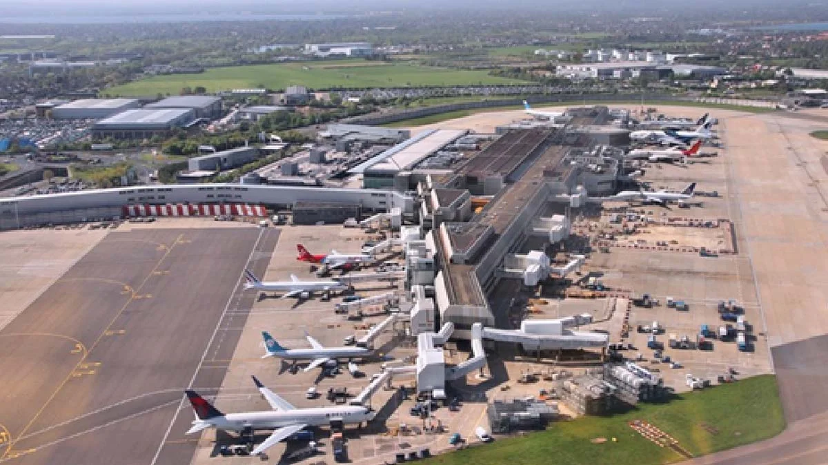 Heathrow Havalimanı, elektrik kesintisi nedeniyle kapatıldı