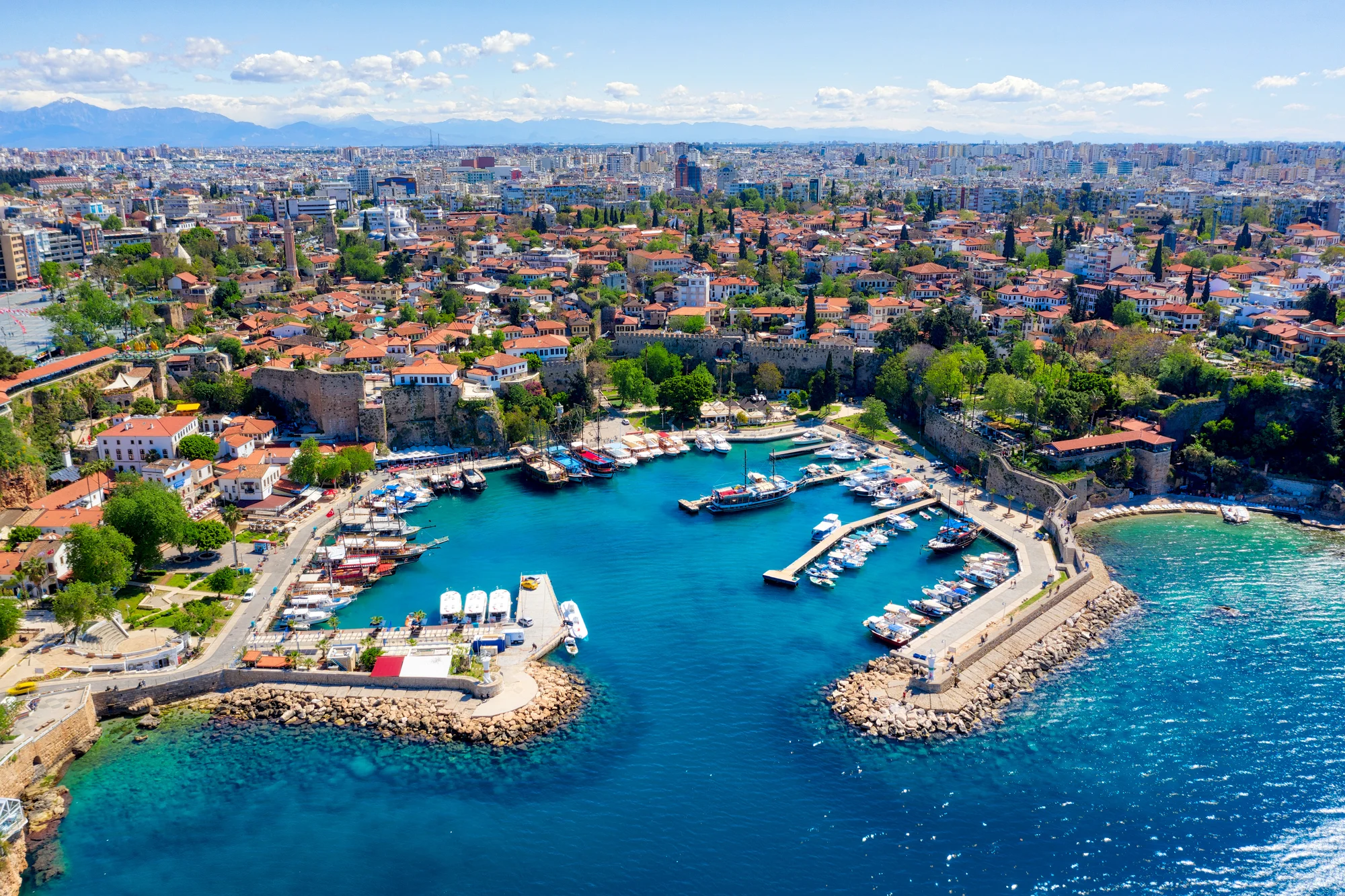 Antalya, temmuz ayında 2,6 milyon turist ağırladı
