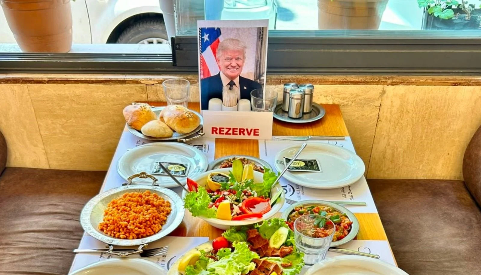 Ankara'daki Kebabçı, ABD Başkanı Trump için bir masa rezerve etti