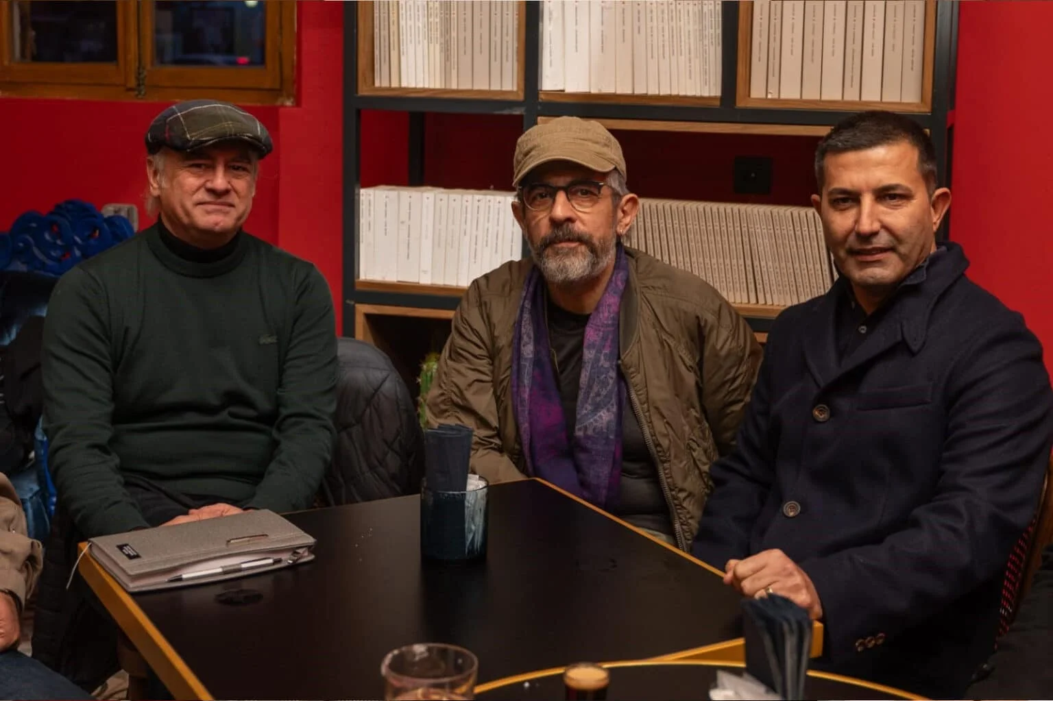 Okan Bayülgen, ünlü turizm merkezinde kafe açtı