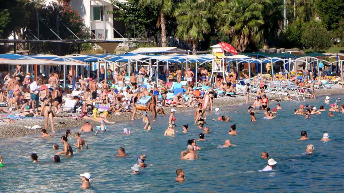 Antalya’nın gözde turizm merkezi Kemer’de otel dolulukları %90'ı buldu