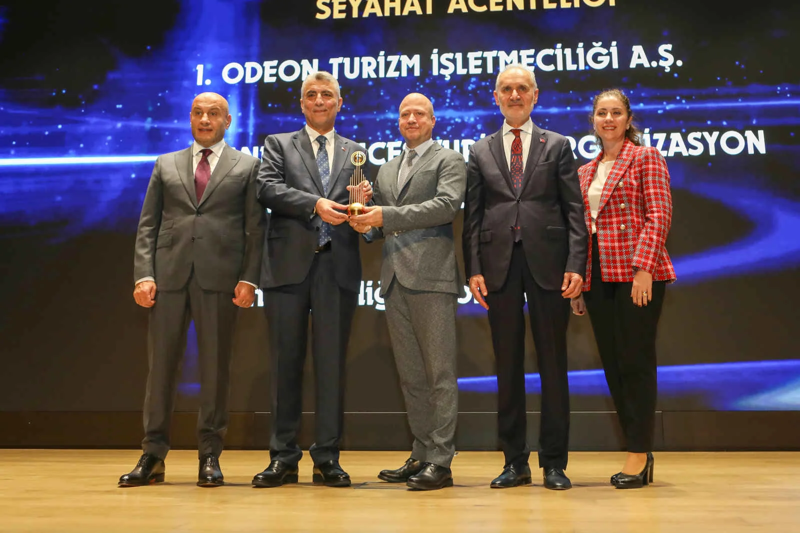 Coral Travel Group’a Hizmet İhracatçıları Birliği’nden iki ödül birden