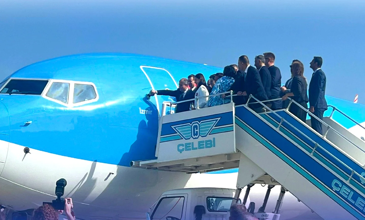 TUI, yeni uçağına “İzmir” adını verdi