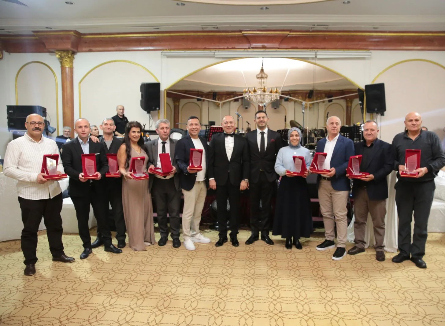 Hotel İçkale, 30. personel gecesinde çalışanlarını ödüllendirdi
