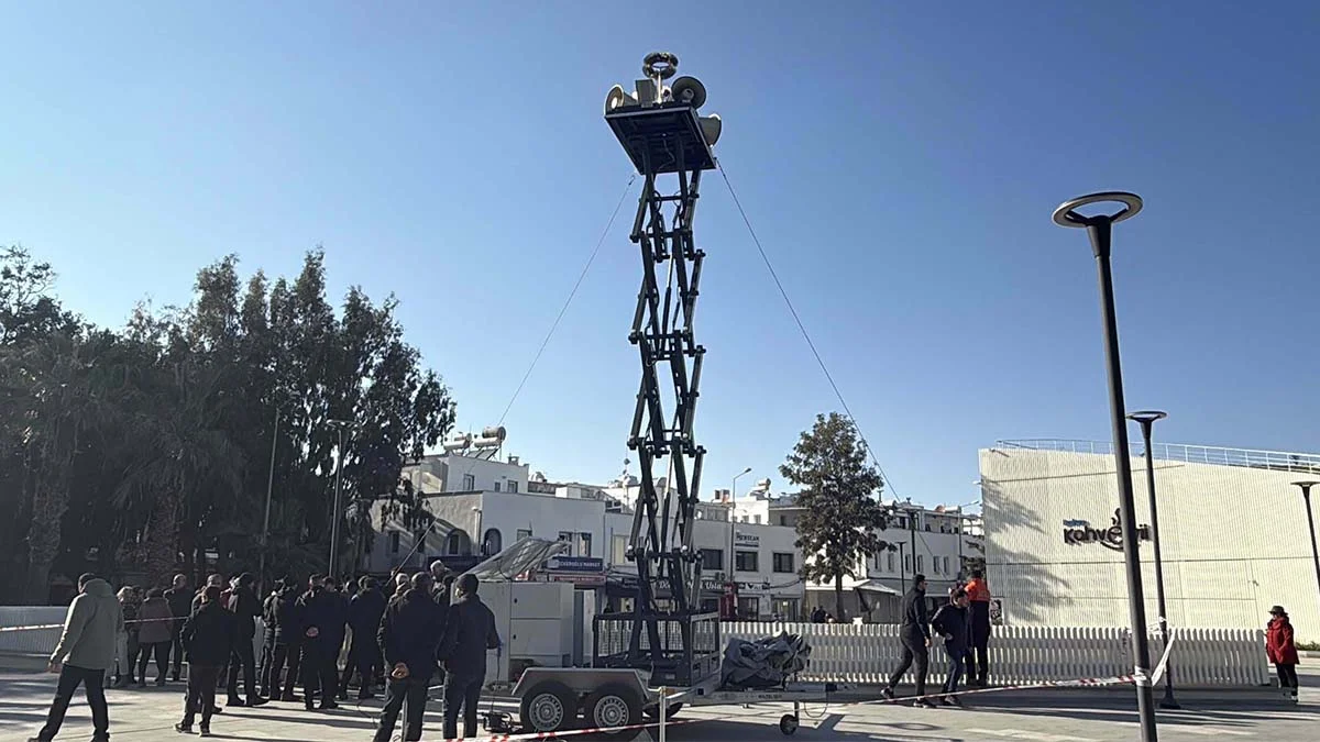 Çevredeki depremlerin ardından olası tsunami için Bodrum'a mobil siren sistemi kuruldu