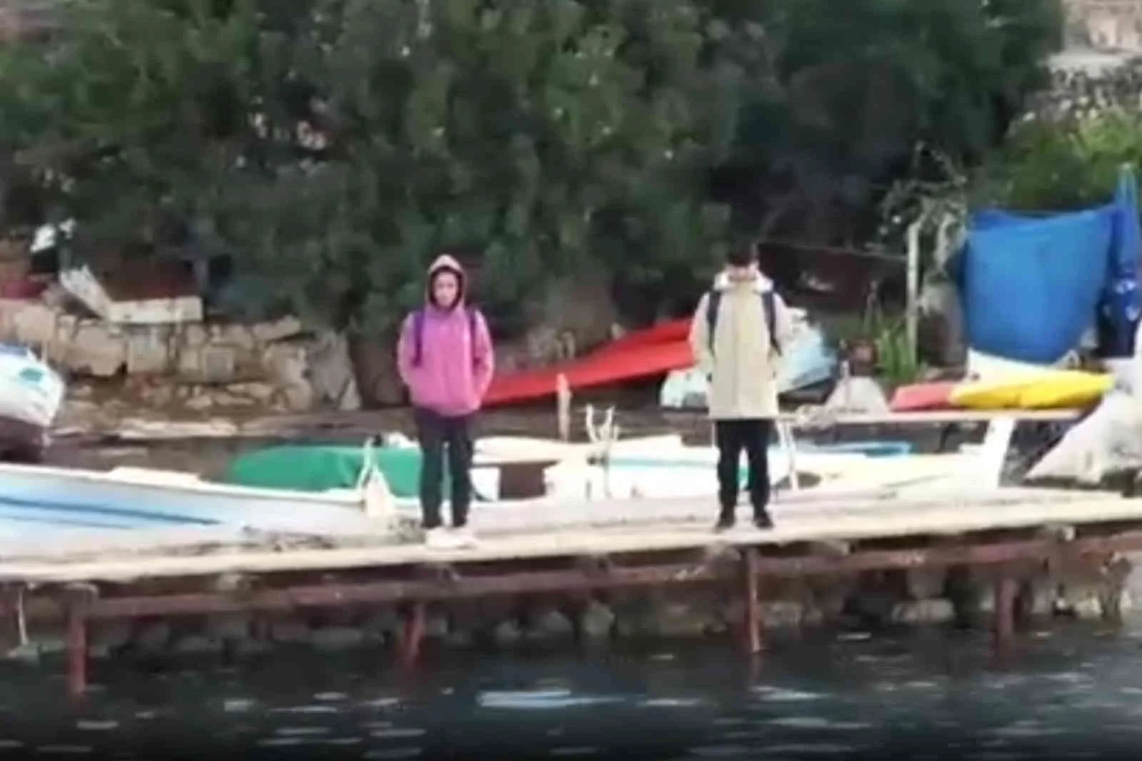 Antalya’daki turizm merkezinde, öğrenciler okula tekne ile gidiyor