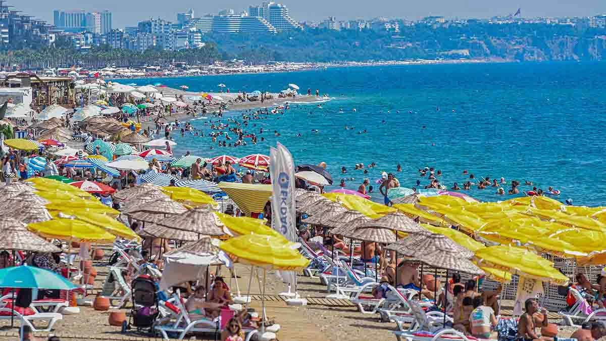 Rusya’da Türkiye ve Mısır turlarının fiyatları düşse de pahalılığını koruyor