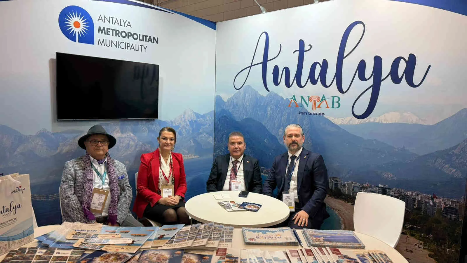 Antalya Büyükşehir Belediyesi, WTM Londra’da turizmcileri yalnız bırakmadı