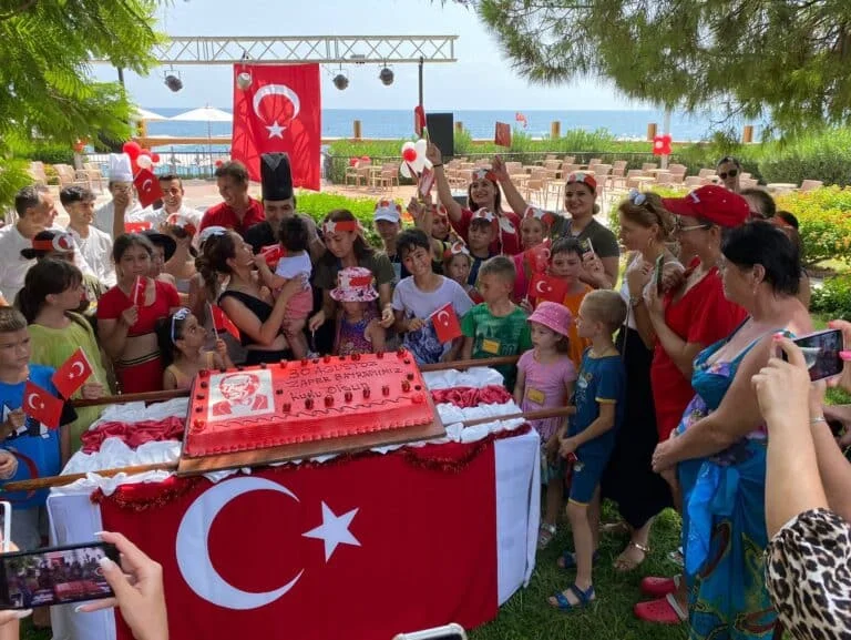 Akka Alinda Hotel’de Zafer Bayramı kutlandı