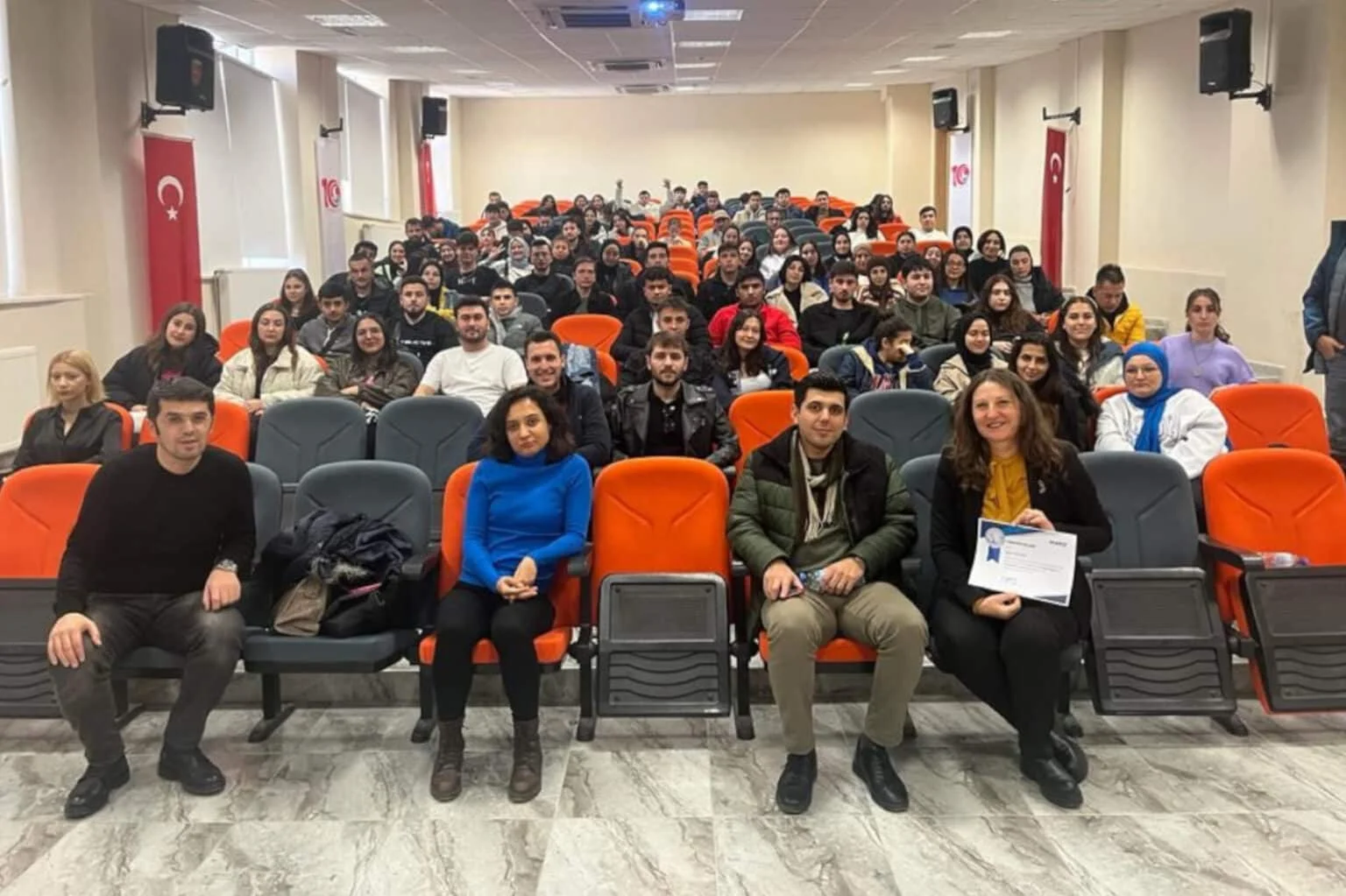 Turizm öğrencilerinin sektörü sevmesi için yöneticilere büyük görev düşüyor!