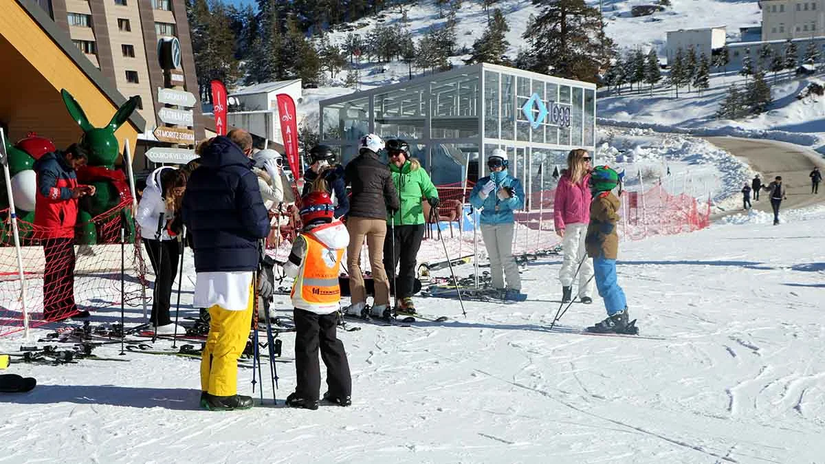 Kartalkaya'ya 50 bin tatilci geldi, doluluklar %80’e ulaştı