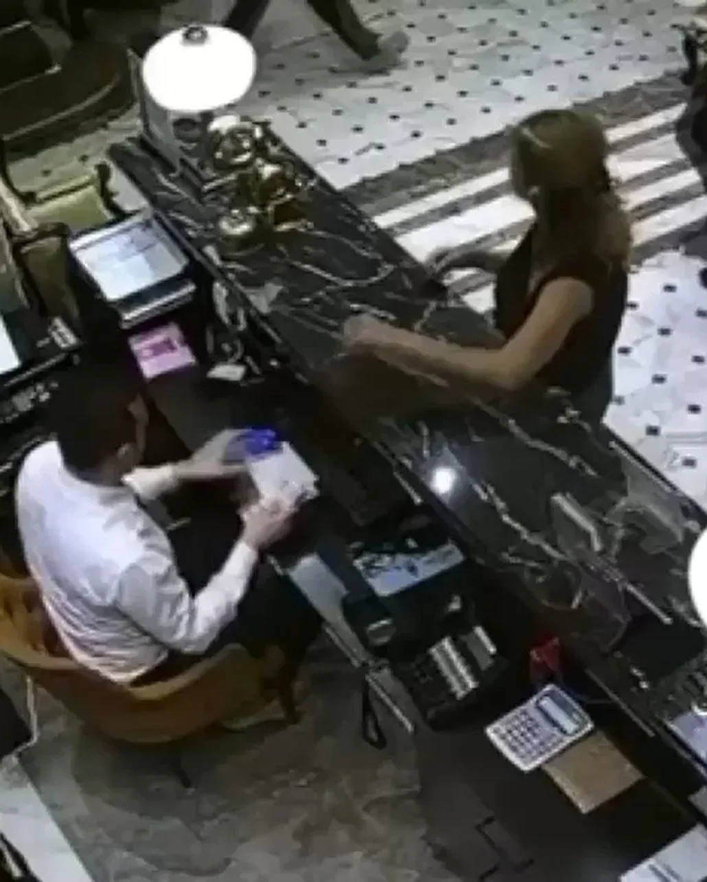 İstanbul’da çalıştıkları oteli 1 milyon dolar zarara uğratıp butik otel almışlar