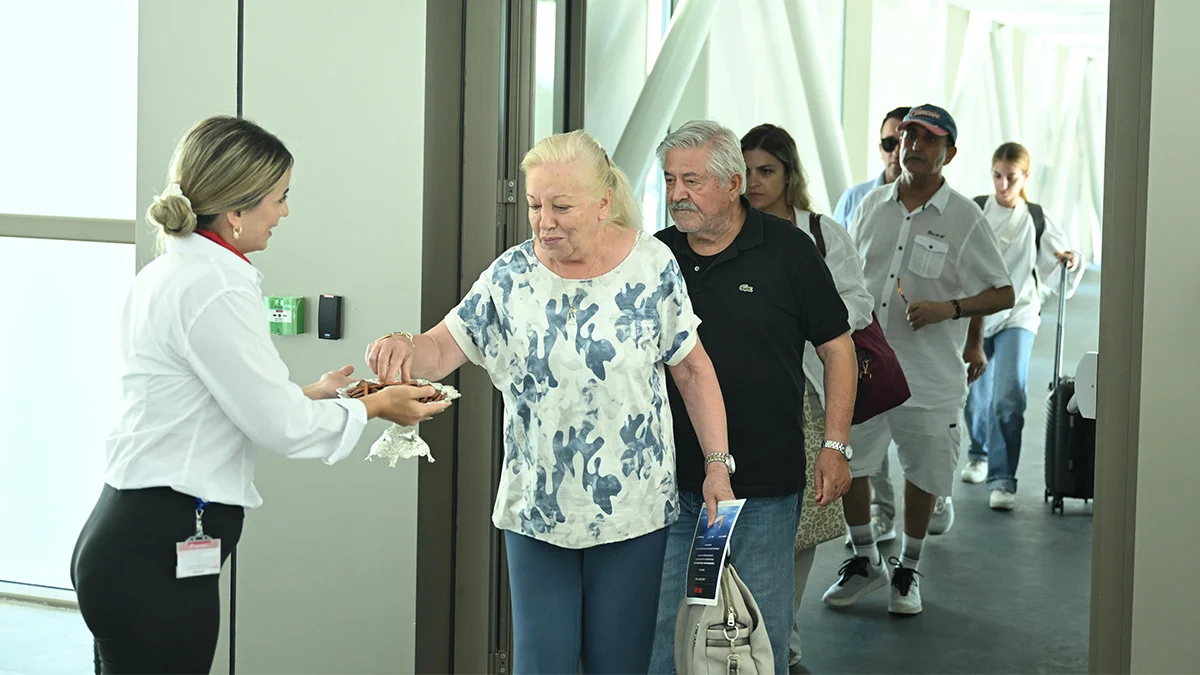 Çukurova Uluslararası Havalimanı ilk yolcularını ağırladı