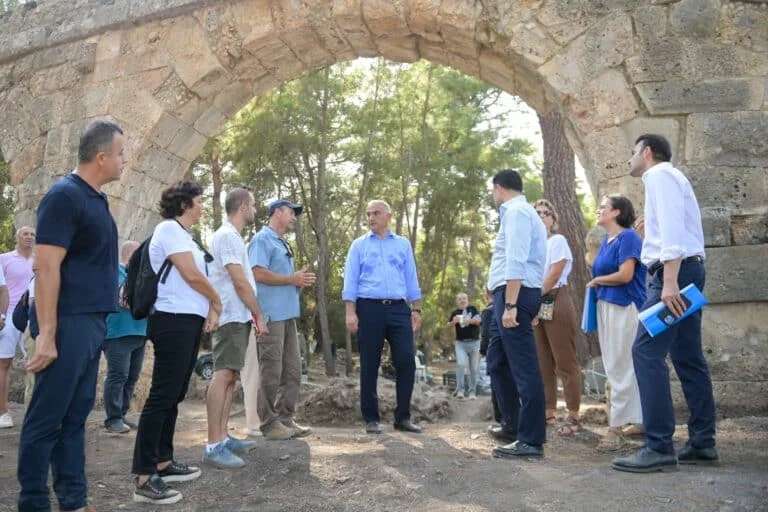 Phaselis Antik Kenti gün yüzüne çıkıyor