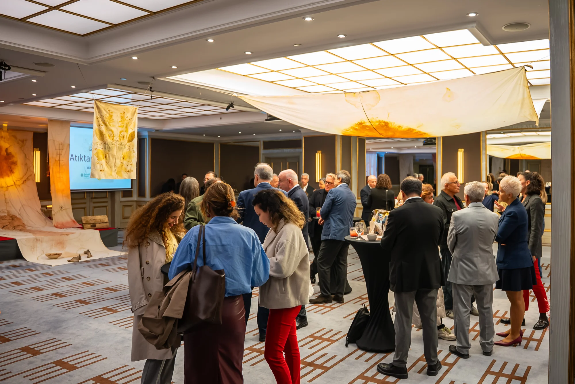 Barceló Hotel Group, otel tekstillerini çağdaş sanata dönüştüren yolculuğunu gastronomiye taşıdı