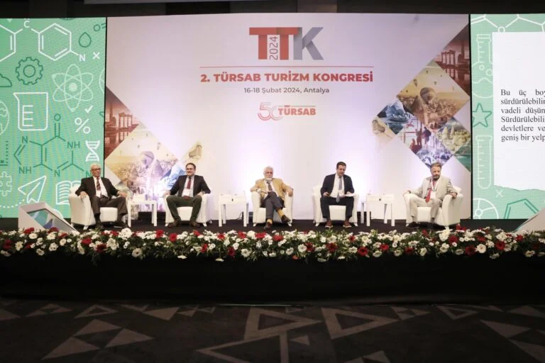 TÜRSAB Turizm Kongresi’de turizmin dünü, bugünü ve yarını konuşuldu