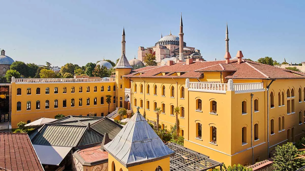 Four Seasons Hotels Istanbul’a Forbes Travel Guıde’dan “Beş Yıldız” ödülü