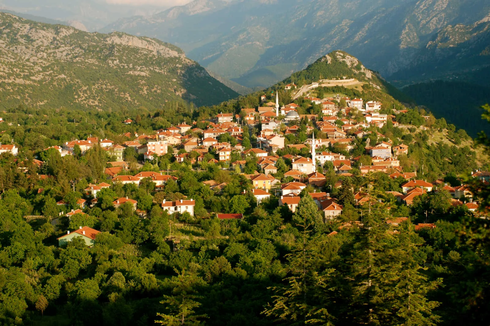 Turizm Bakanı Ersoy’un köyü, Dünyanın En İyi Turizm Köyü seçildi