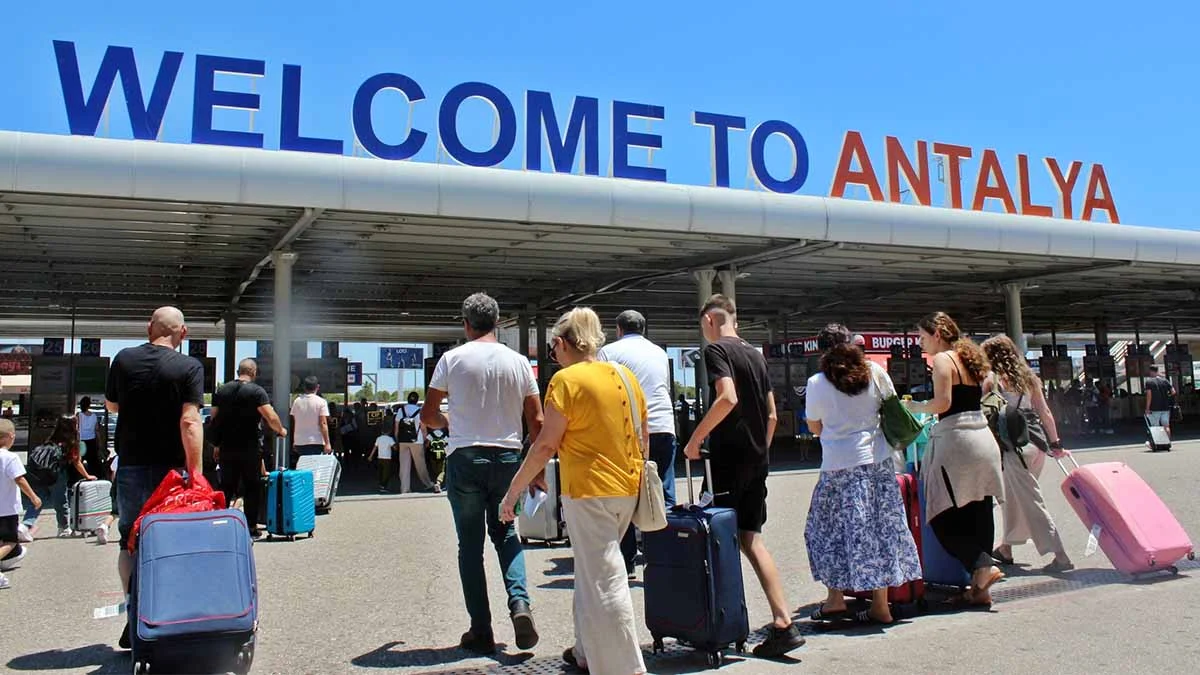 Antalya, 14,7 milyon turist ağırladı