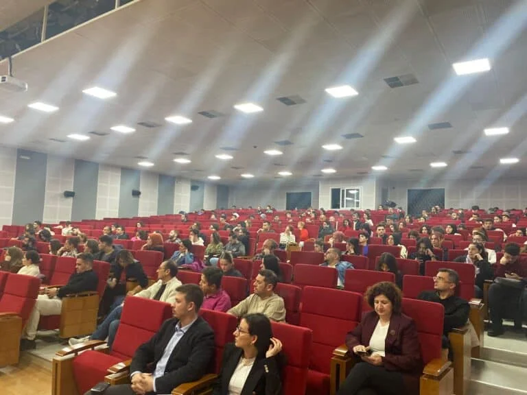 İKÇÜ Turizm Fakültesi’nden “Turizm Paneli”