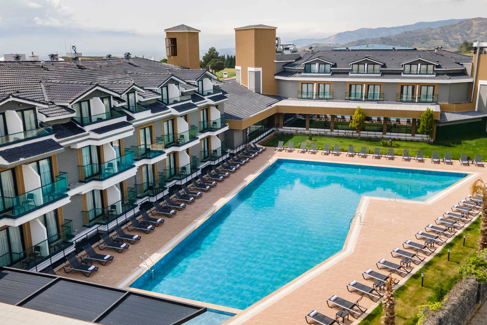 Ramada Resort by Wyndham Pamukkale Thermal Hotel kapılarını açtı