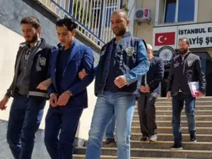 Turist gibi görünüp tırnakçılık yapan çete çökertildi