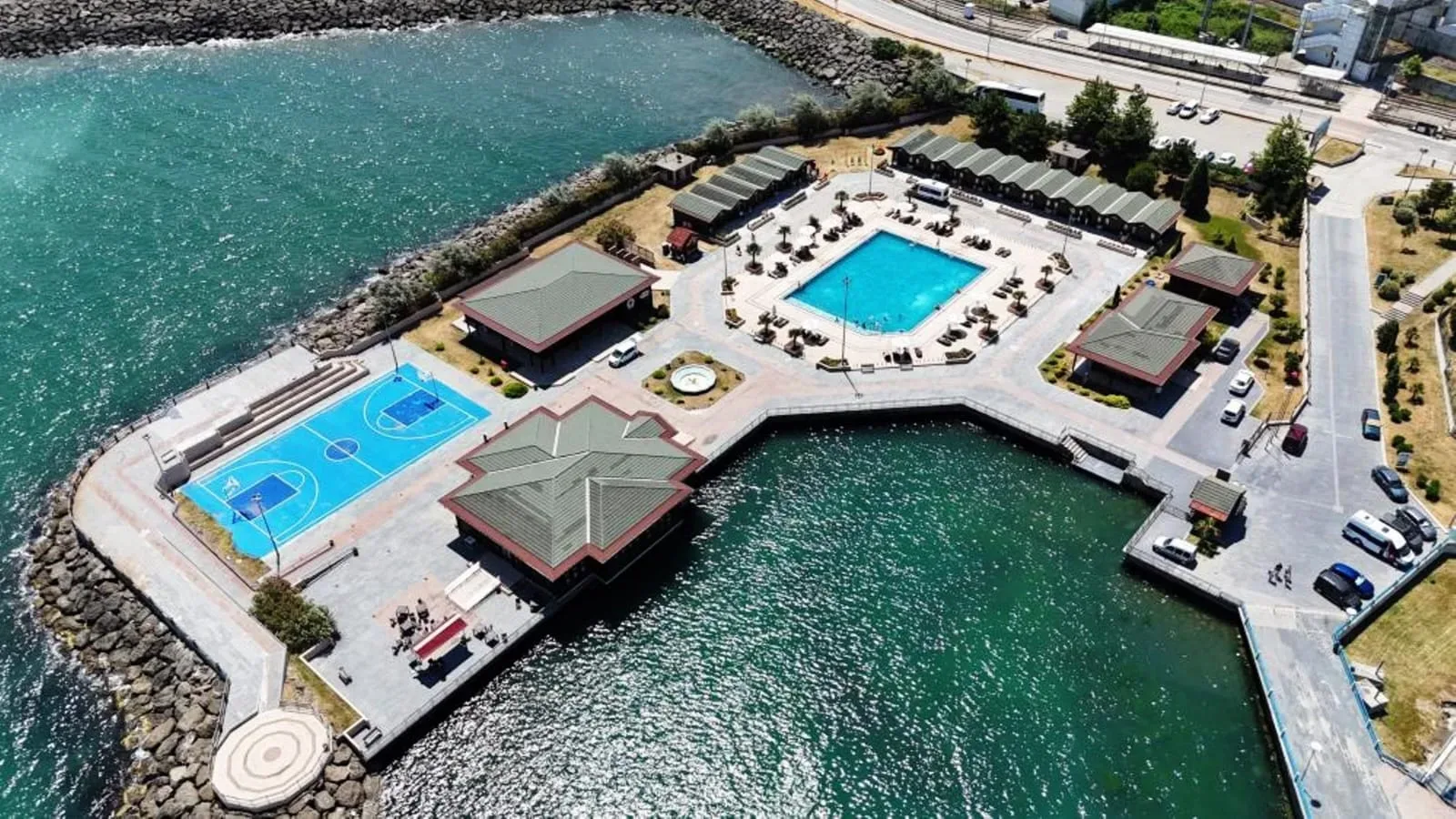 10 binden fazla engelli bireye, 5 yıldızlı otel konforunda tatil imkânı sundular