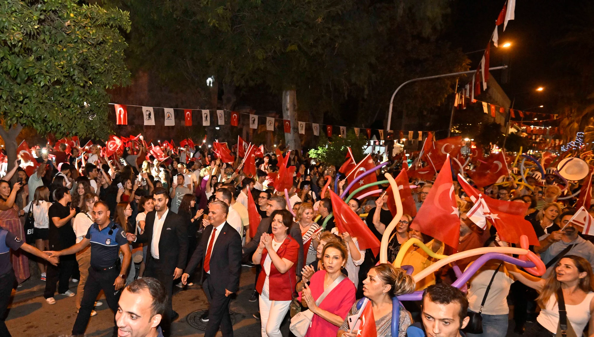 Tarihi Kaleiçi sokakları festivalle renklendi
