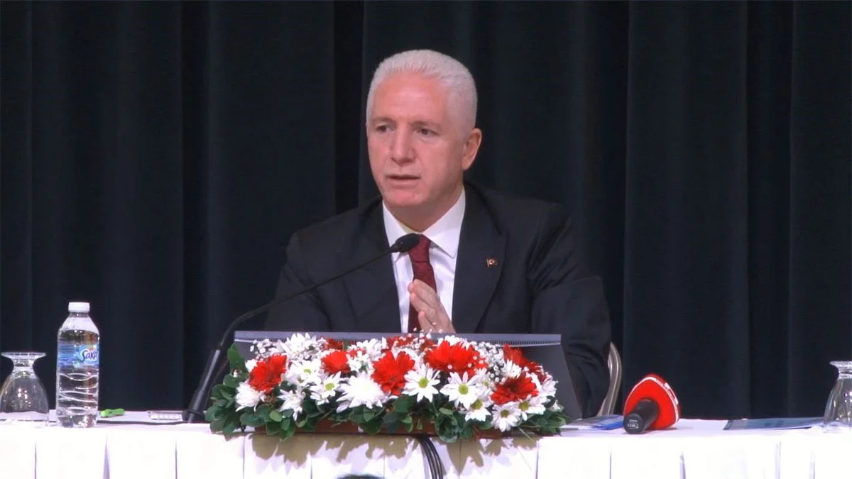 Ruhsatı ve Kültür Bakanlığından işletme belgesi olmayan otelleri kapatacağız