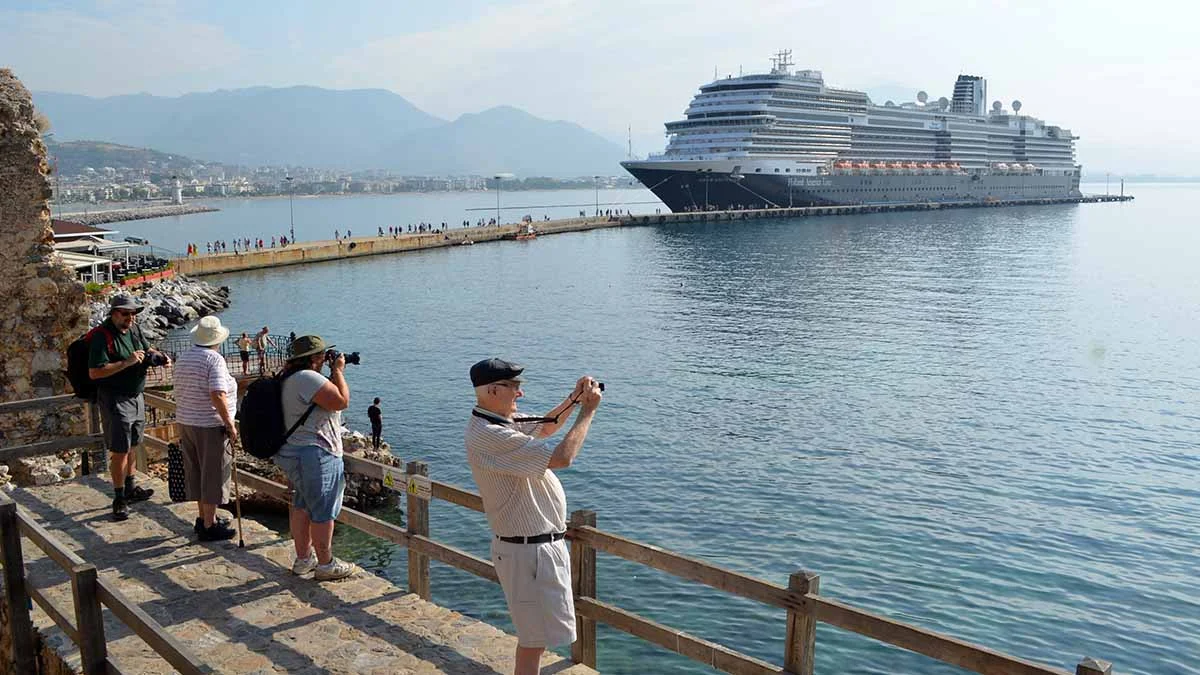 Türkiye’ye kruvaziyerle gelen turist sayısı %20 artarak 1,8 milyona ulaştı