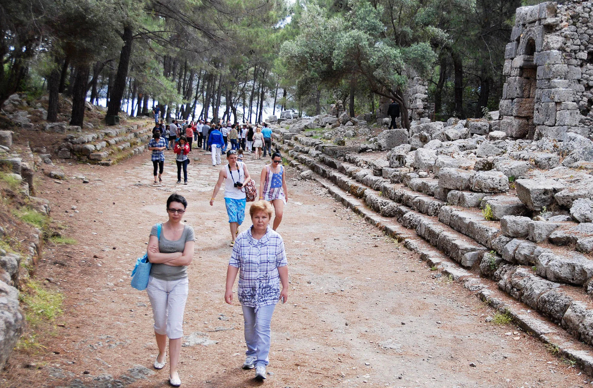 Antalya'da belgesiz rehberlik denetimi: 150 bin TL'ye kadar ceza
