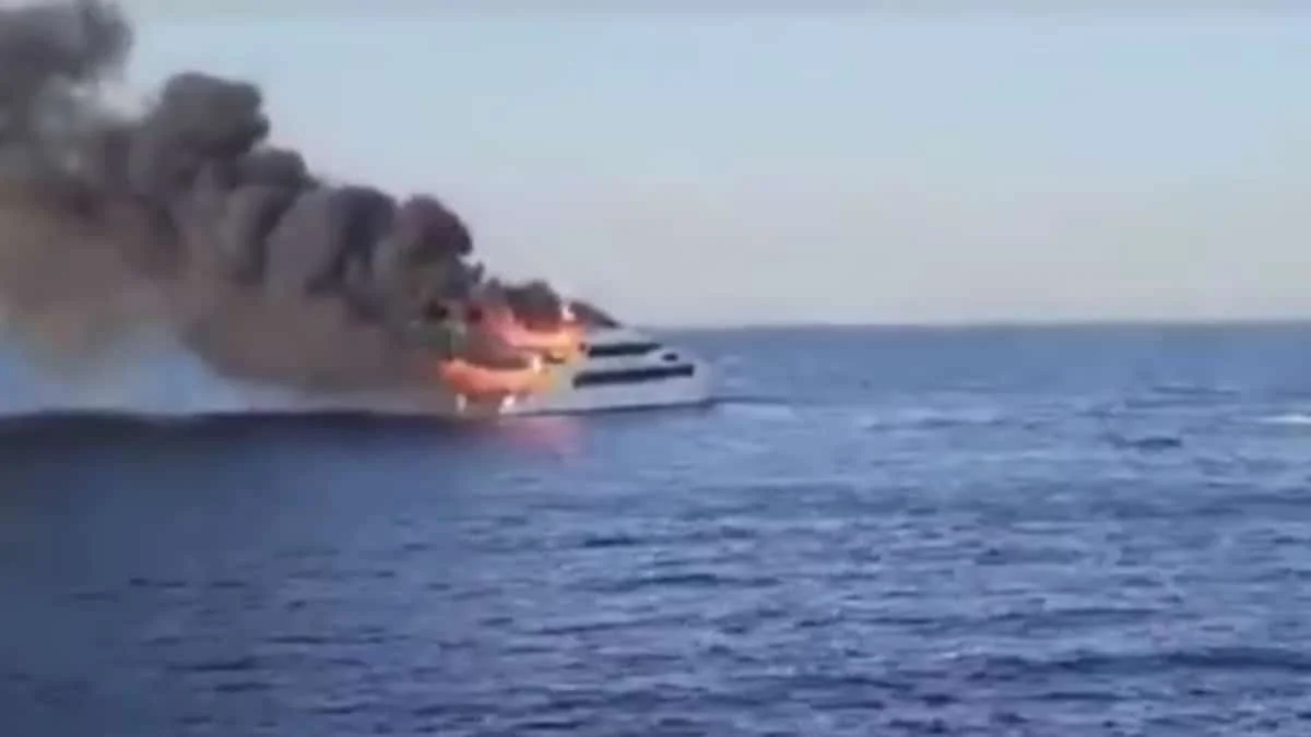 Mısır'da tekne yangını: 3 İngiliz turist kayıp