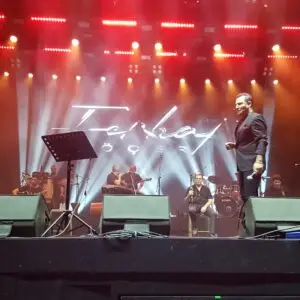 Ferhat Göçer, Cosmos Theatre’da hayranları ile buluştu