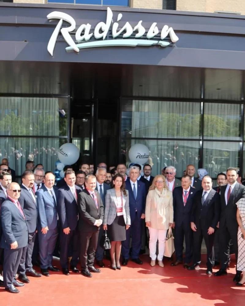 Torunoğulları Ailesi'nin Amsterdam'daki otelini Ticaret Bakanı Ömer Bolat açtı