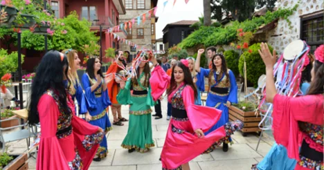Turistik Kaleiçi, festival coşkusuna hazırlanıyor