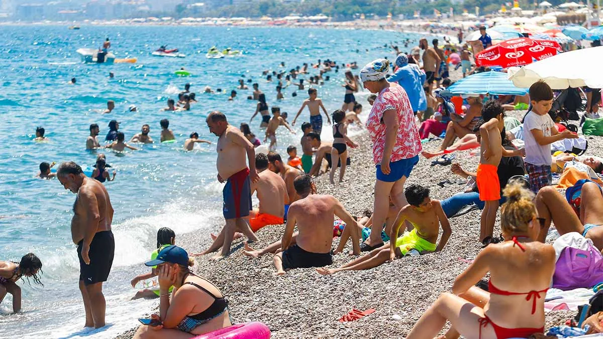 Bayram turizme ilaç oldu: 20 milyonun üzerinde hareket 150 Milyar Lira ciro