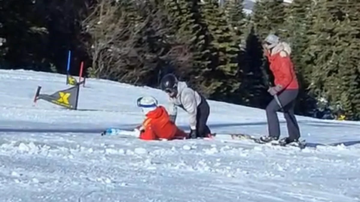 Uludağ'da faciadan dönüldü: Telesiyejin telleri koptu, Rus turist yaralandı