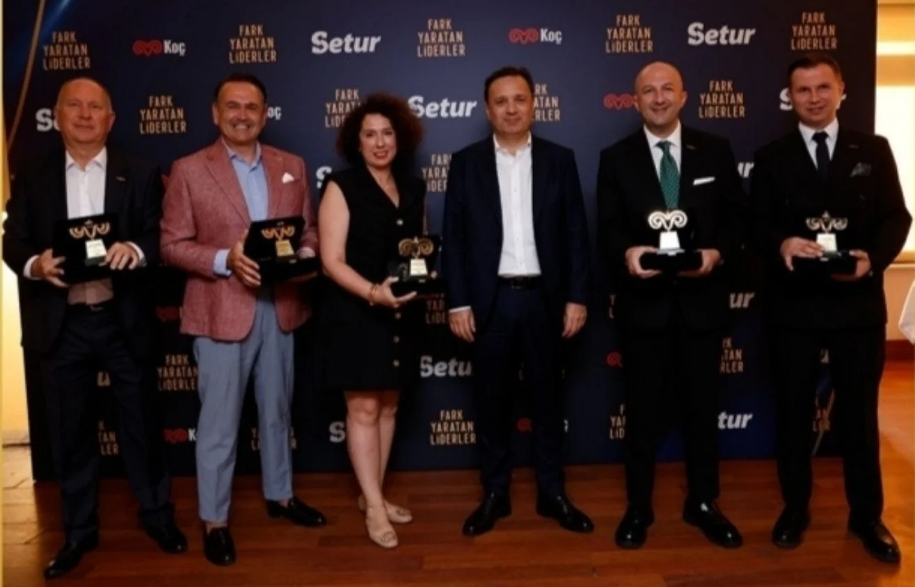 Koç Topluluğu'ndan Serhat Günay, Hüsnü Sarıoluk, ve Mert Muzaç'a Fark Yaratan Lider Ödülü