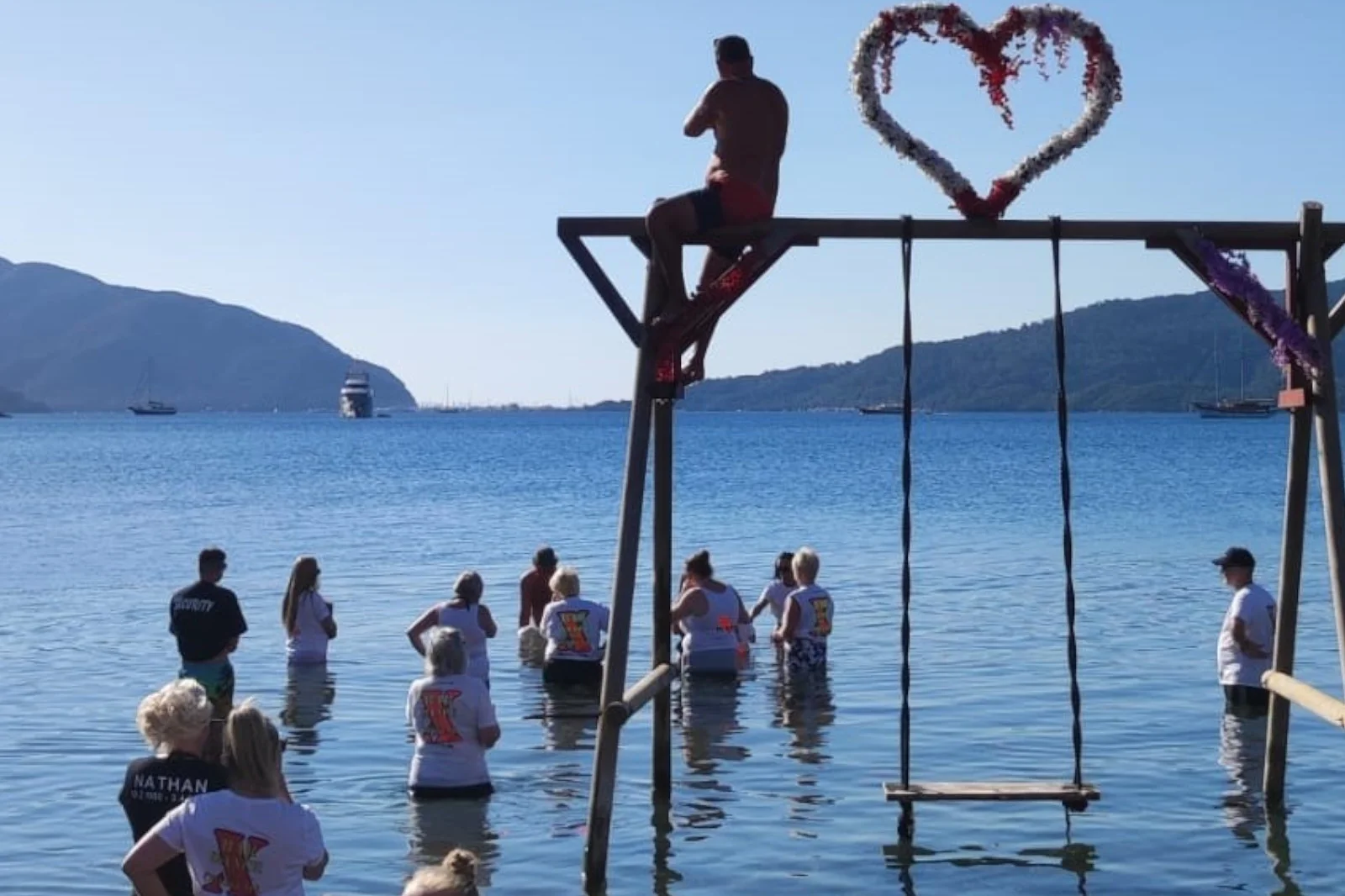 İngiliz turistin küllerini çok sevdiği Marmaris’te denize döküldü