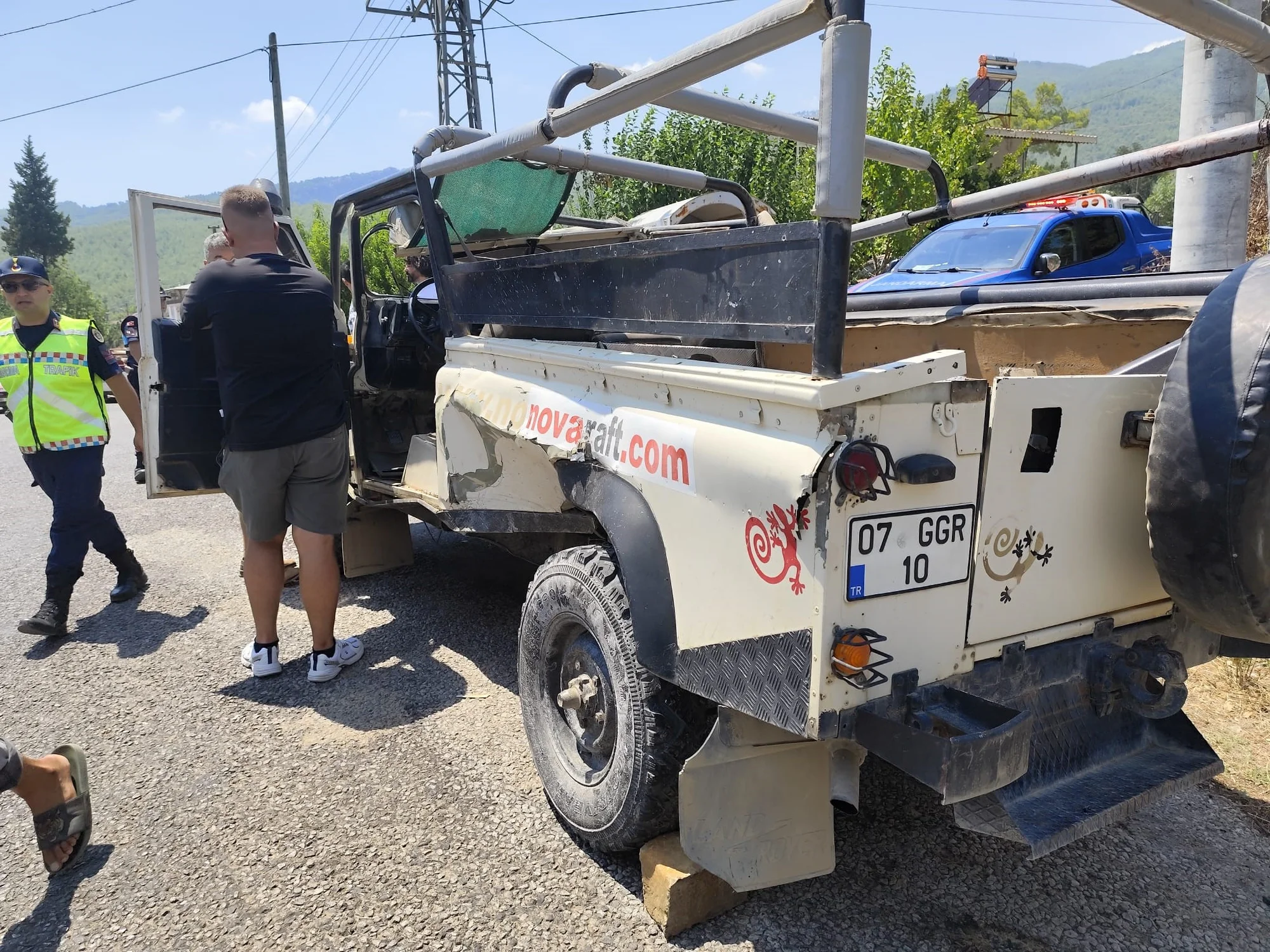 Antalya'da safari aracı ile tur minibüsü çarpıştı: 5 Alman turist yaralı