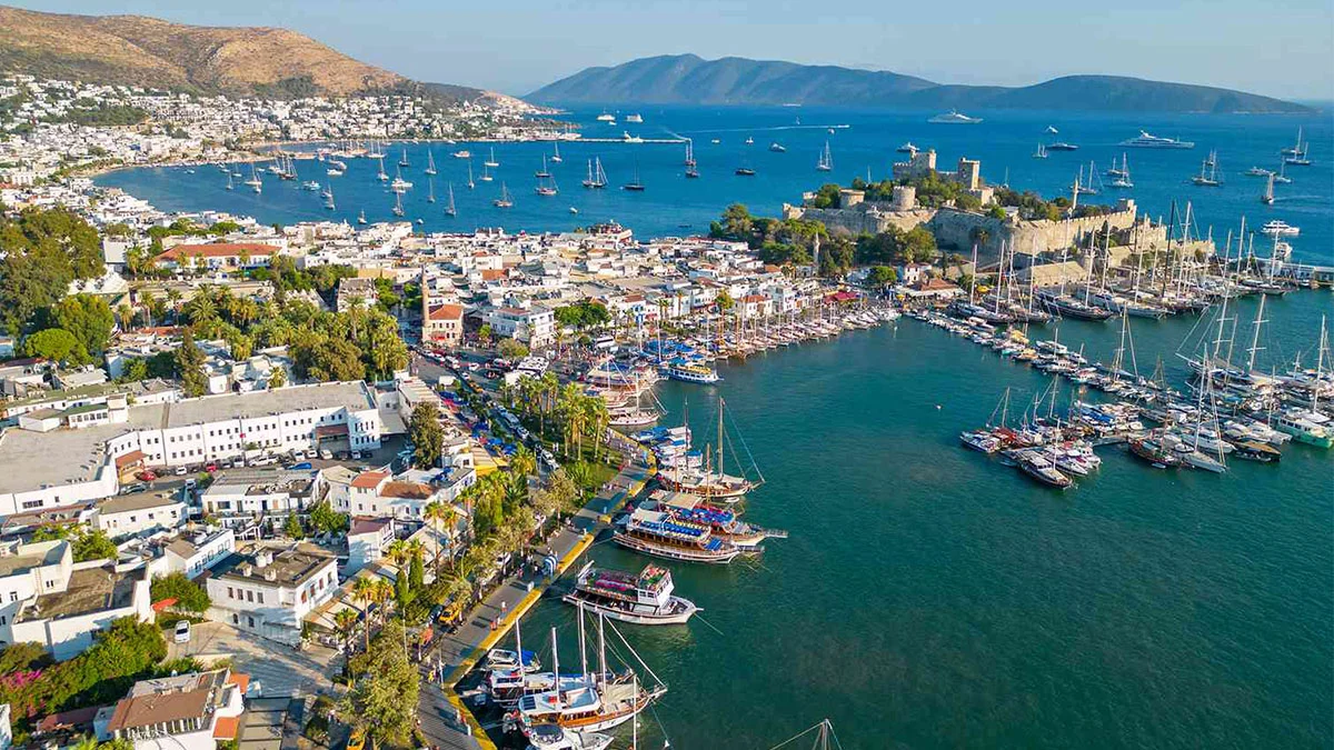 Yerli turist Bodrum’u tercih etti, turizmcinin yüzü güldü
