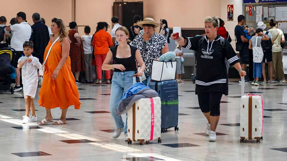 Antalya'ya tatile gelen İngiliz ve Polonyalı turist sayısı arttı