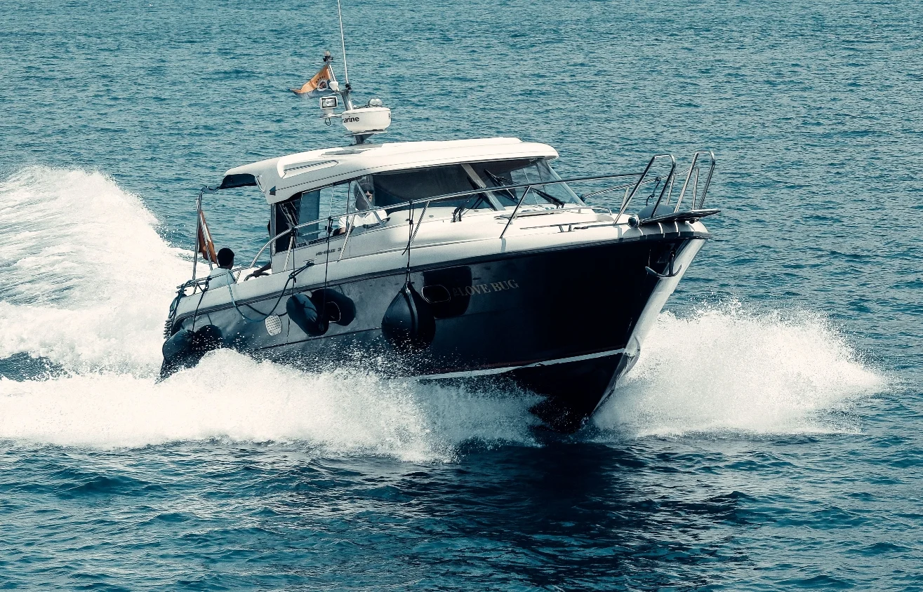 Bodrum'da tatilciler, 70 bin TL'ye tekne sahibiymiş gibi fotoğraf çektiriyorlar