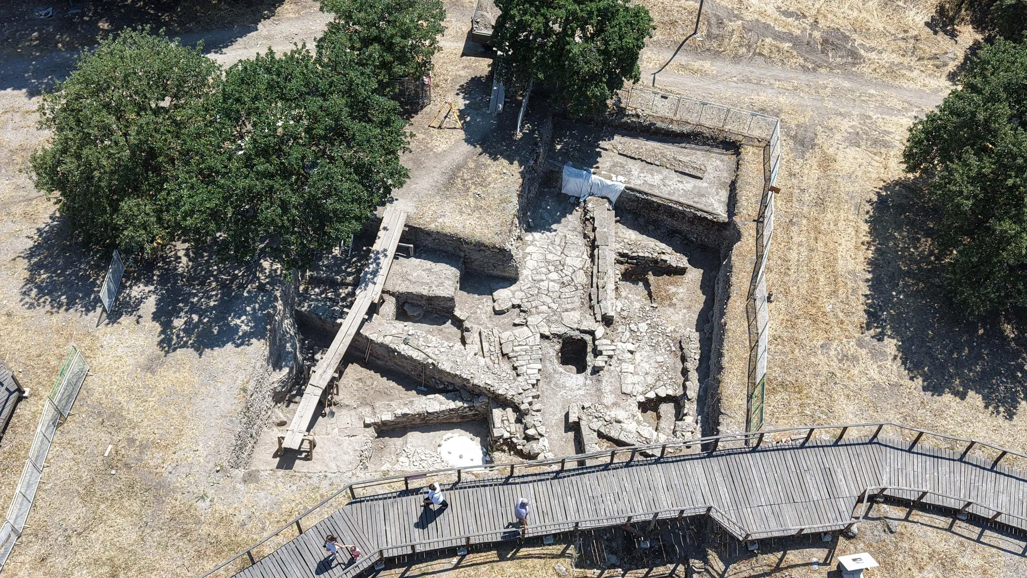 Troya Antik Kenti'nde 2 bin 800 yıllık agora gün yüzüne çıkarılıyor